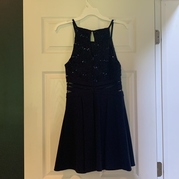 Semi/formal Navy dress - Picture 2 of 4